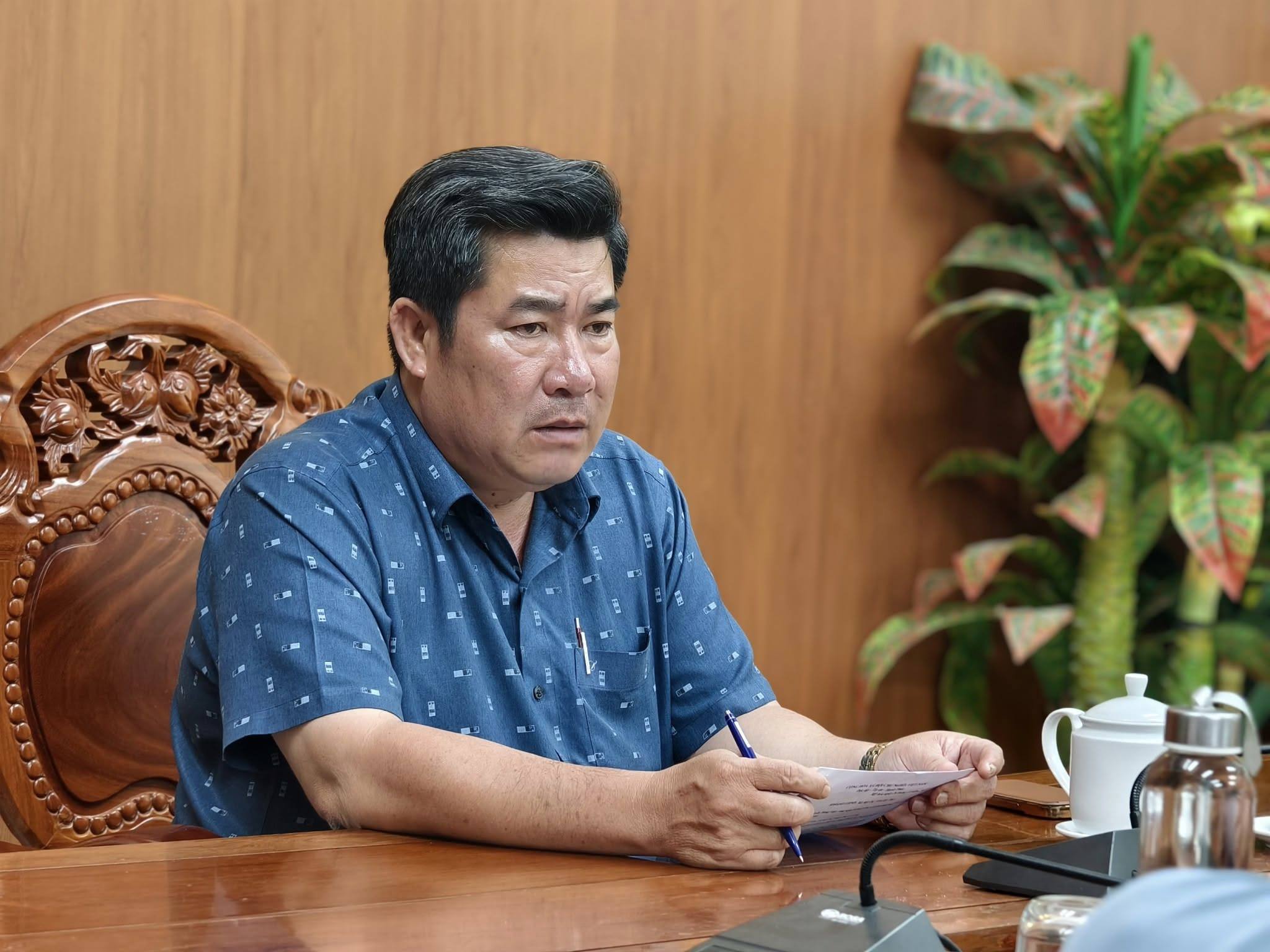 Chủ tịch UBND xã Mỹ Tú làm việc với các ngành và ấp liên quan đến việc giải phóng mặt bằng tuyến đường 940