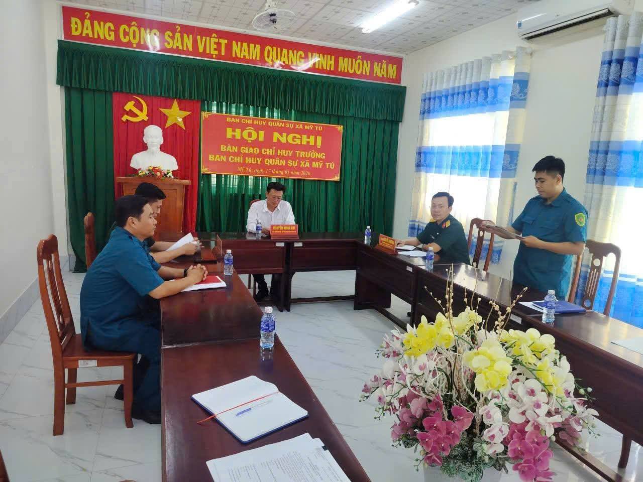 Hội nghị bàn giao Chỉ Huy Trưởng Ban CHQS xã Mỹ Tú