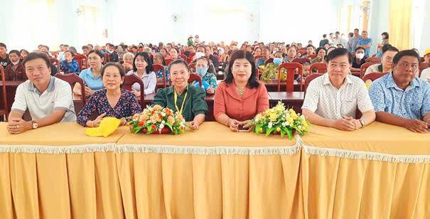 MỸ HƯƠNG TRAO QUÀ TẾT – CHIA SẺ YÊU THƯƠNG XUÂN MỚI