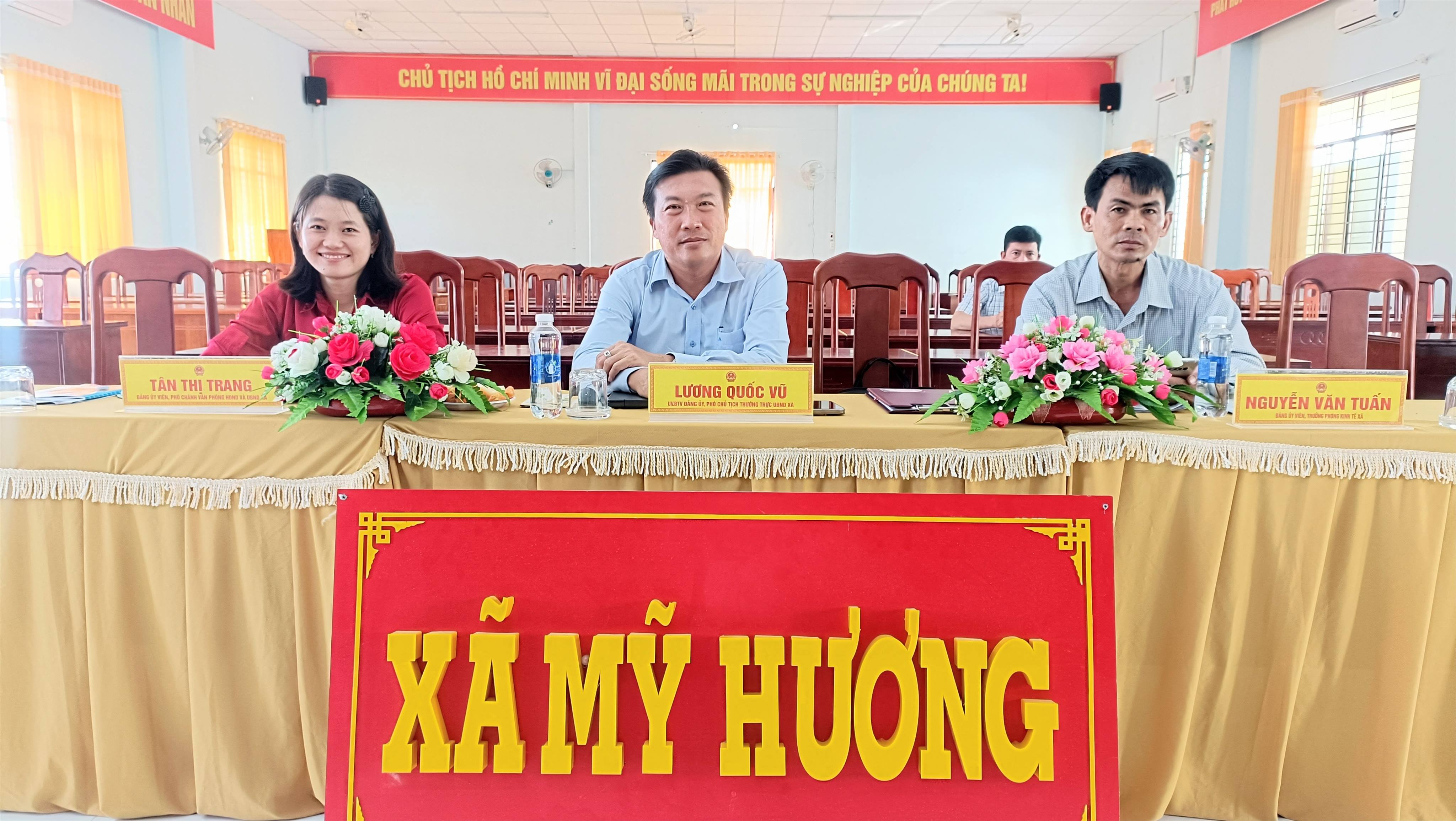 UBND XÃ MỸ HƯƠNG DỰ HỌP TRỰC TUYẾN VỀ CÔNG TÁC THU GOM, XỬ LÝ CHẤT THẢI RẮN SINH HOẠT