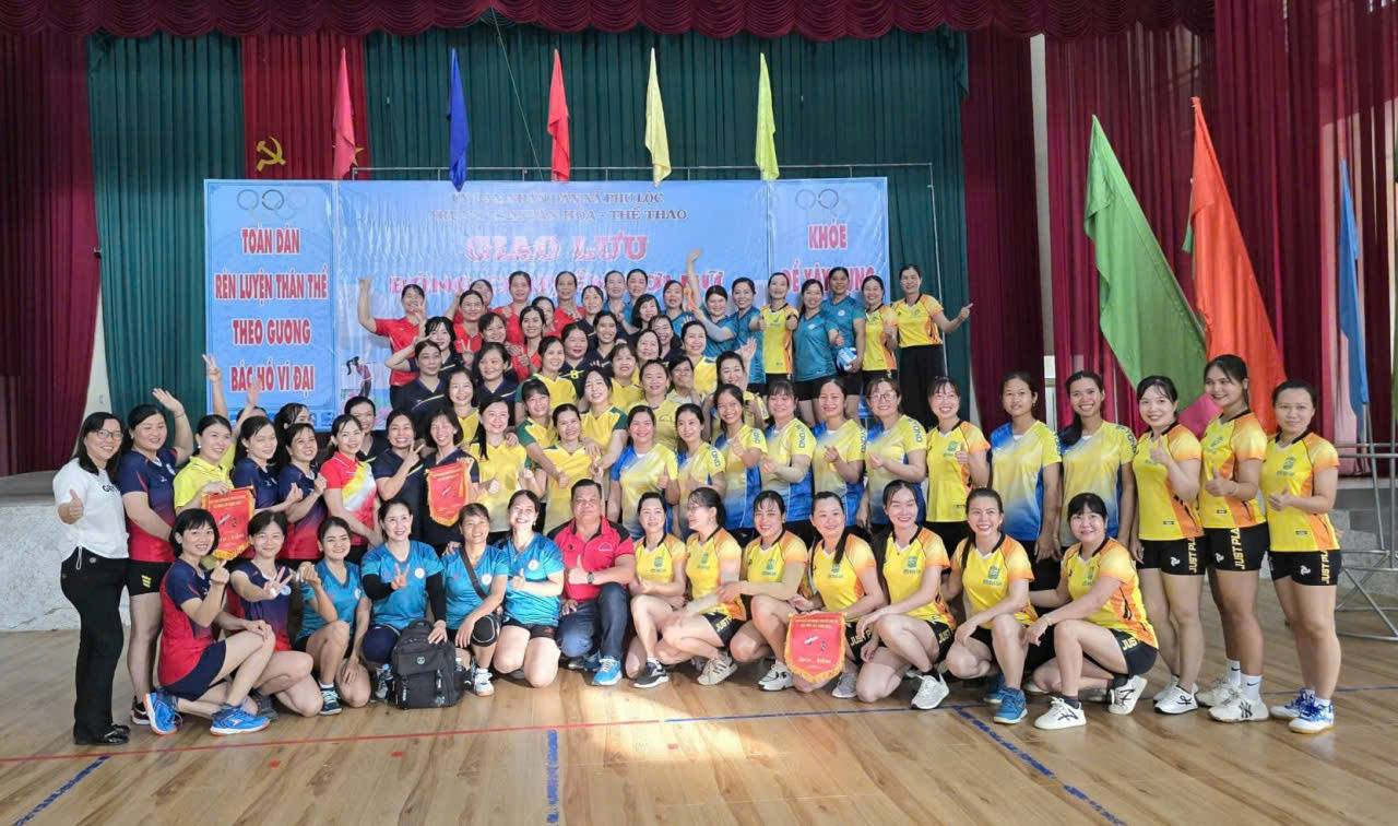 Trung tâm VH-TT xã Phú Lộc tổ chức thành công giải vô địch Cầu lông mở rộng và giao lưu Bóng chuyền hơi nữ năm 2025