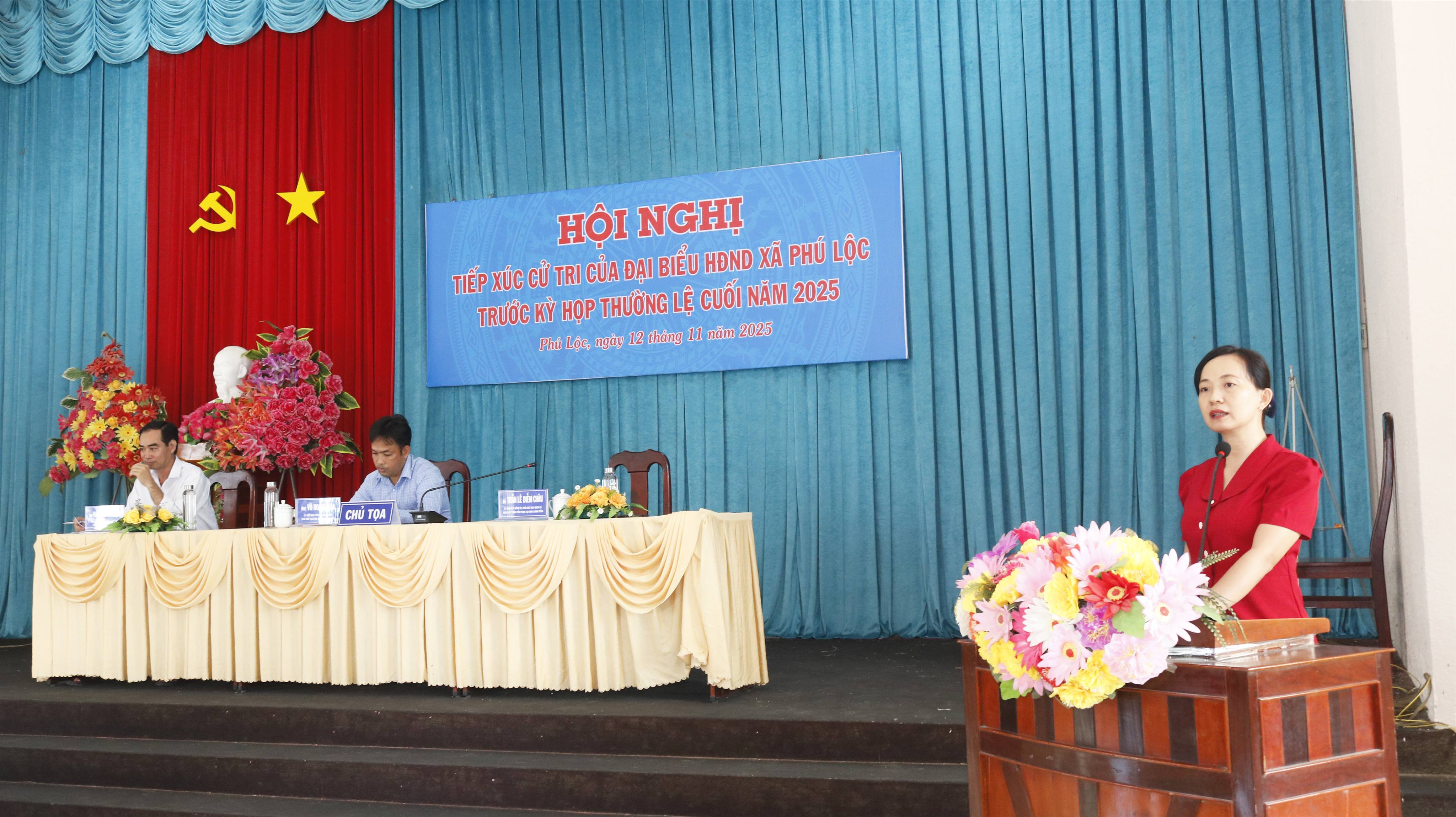 Đại biểu HĐND xã tiếp xúc cử tri trên địa bàn thị trấn Hưng Lợi (Cũ)