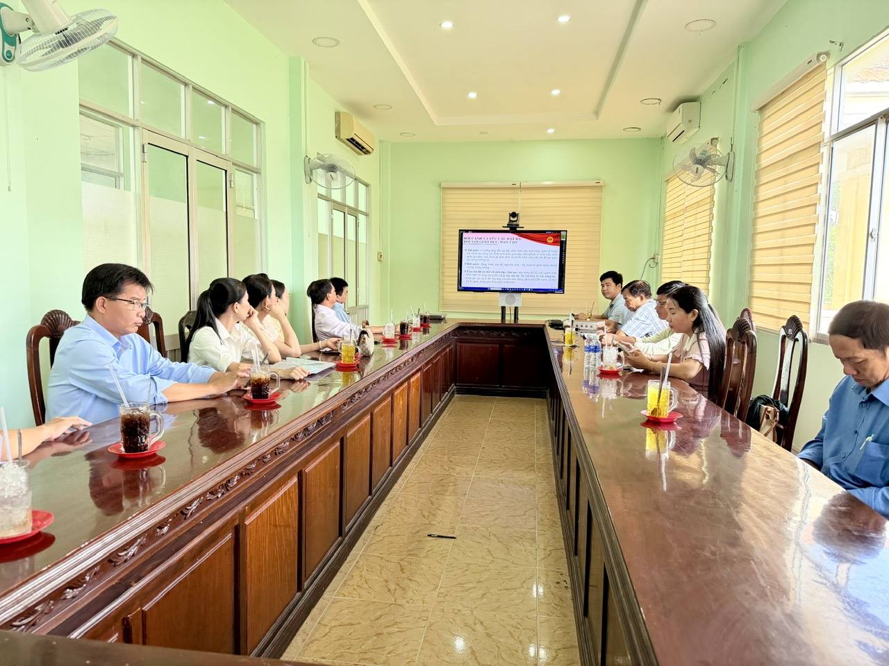 XÃ PHÚ LỘC DỰ HỘI NGHỊ TRỰC TUYẾN QUÁN TRIỆT NGHỊ QUYẾT SỐ 71-NQ/TW CỦA BỘ CHÍNH TRỊ VỀ ĐỘT PHÁ PHÁT TRIỂN GIÁO DỤC VÀ ĐÀO TẠO