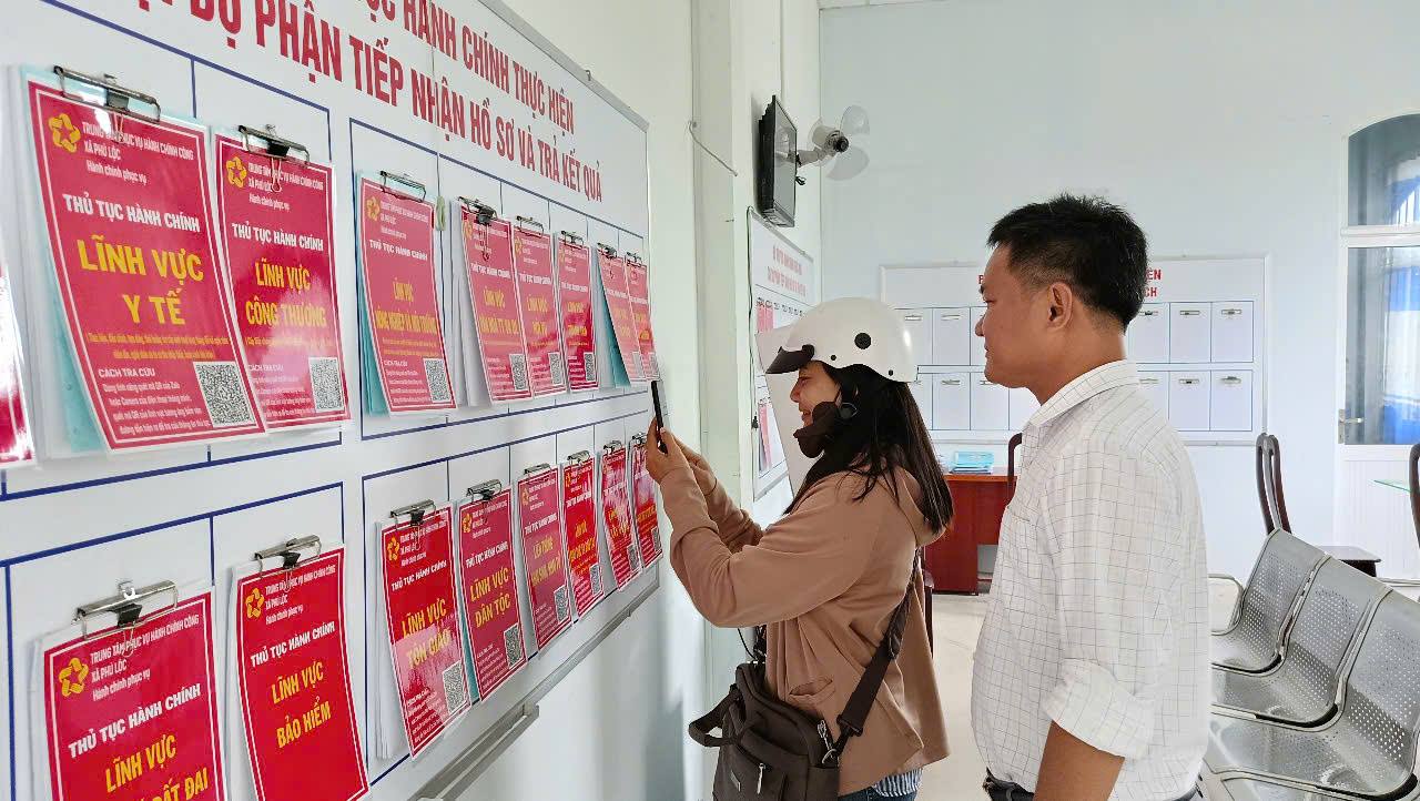 Trung tâm Phục vụ Hành chính công xã Phú Lộc: Điểm sáng trong cải cách thủ tục hành chính cấp xã