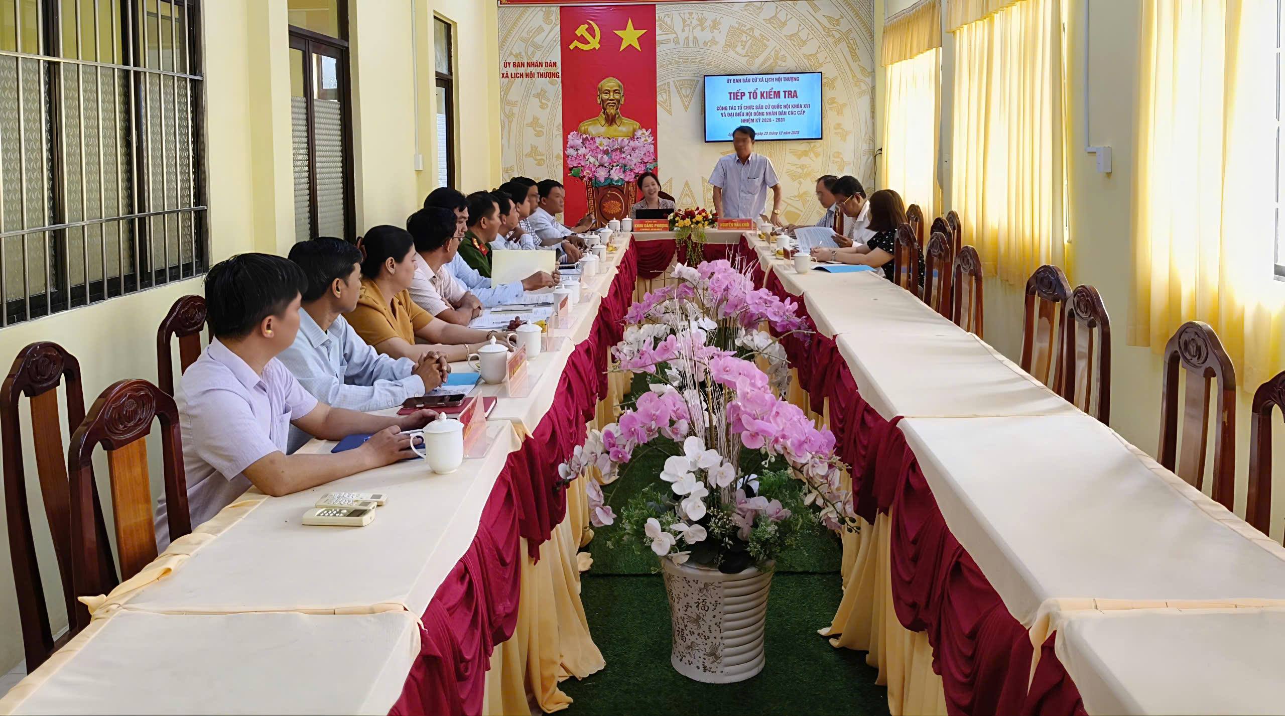 ỦY BAN BẦU CỬ XÃ LỊCH HỘI THƯỢNG ĐÃ TIẾP VÀ LÀM VIỆC VỚI TỔ KIỂM TRA ỦY BAN BẦU CỬ THÀNH PHỐ CẦN THƠ