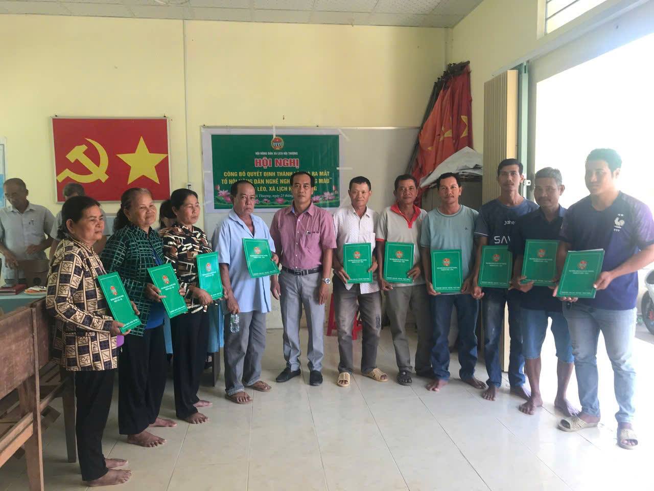 Hội Nông dân xã Lịch Thượng tổ chức Hội nghị công bố quyết định thành lập  và ra mắt Tổ hội Nông dân nghề nghiệp “Trồng màu” ấp Sóc Lèo