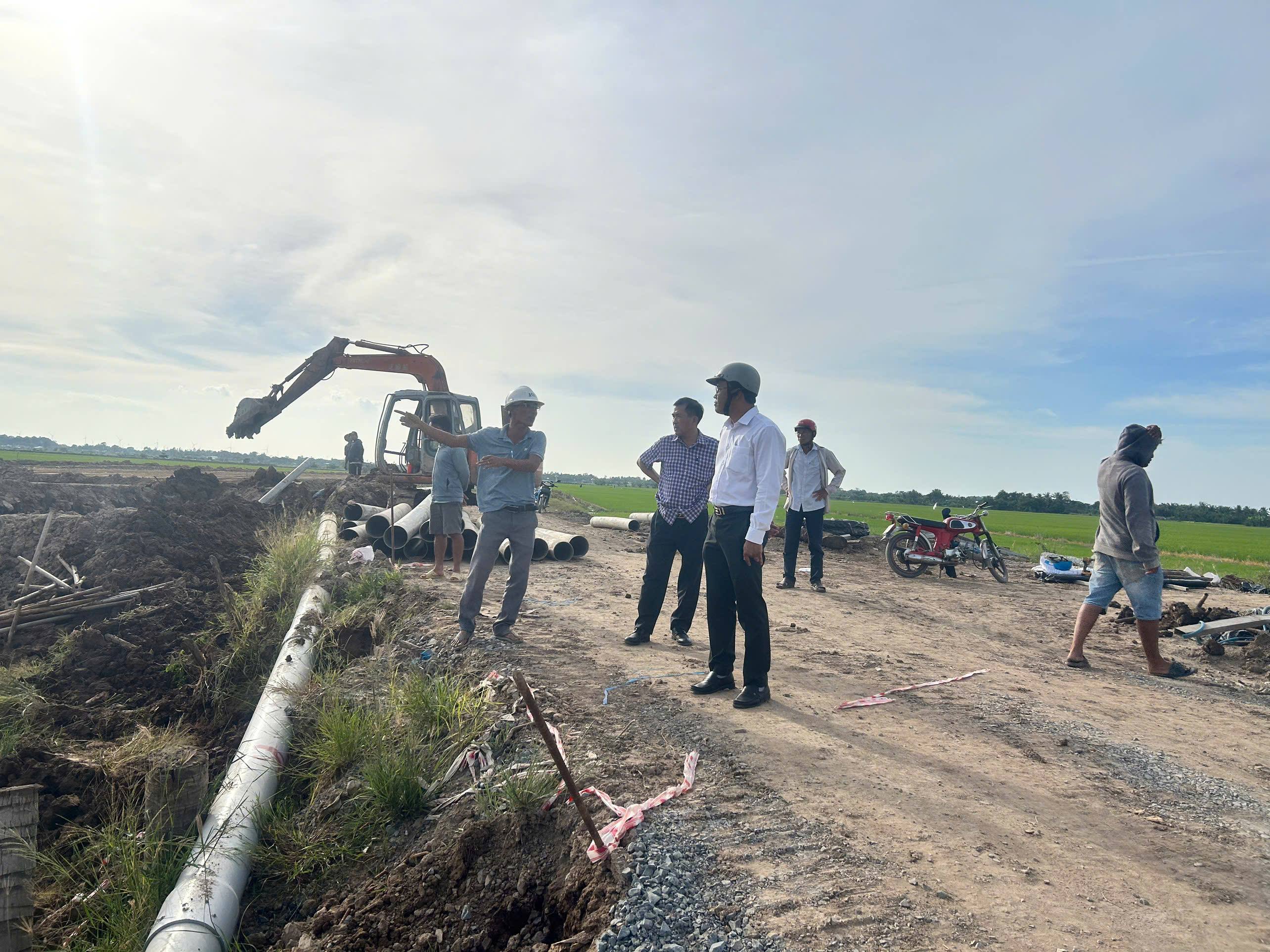 ỦY BAN NHÂN DÂN XÃ LỊCH HỘI THƯỢNG TỔ CHỨC KHẢO SÁT THỰC TẾ THEO PHẢN ÁNH CỦA NGƯỜI DÂN 