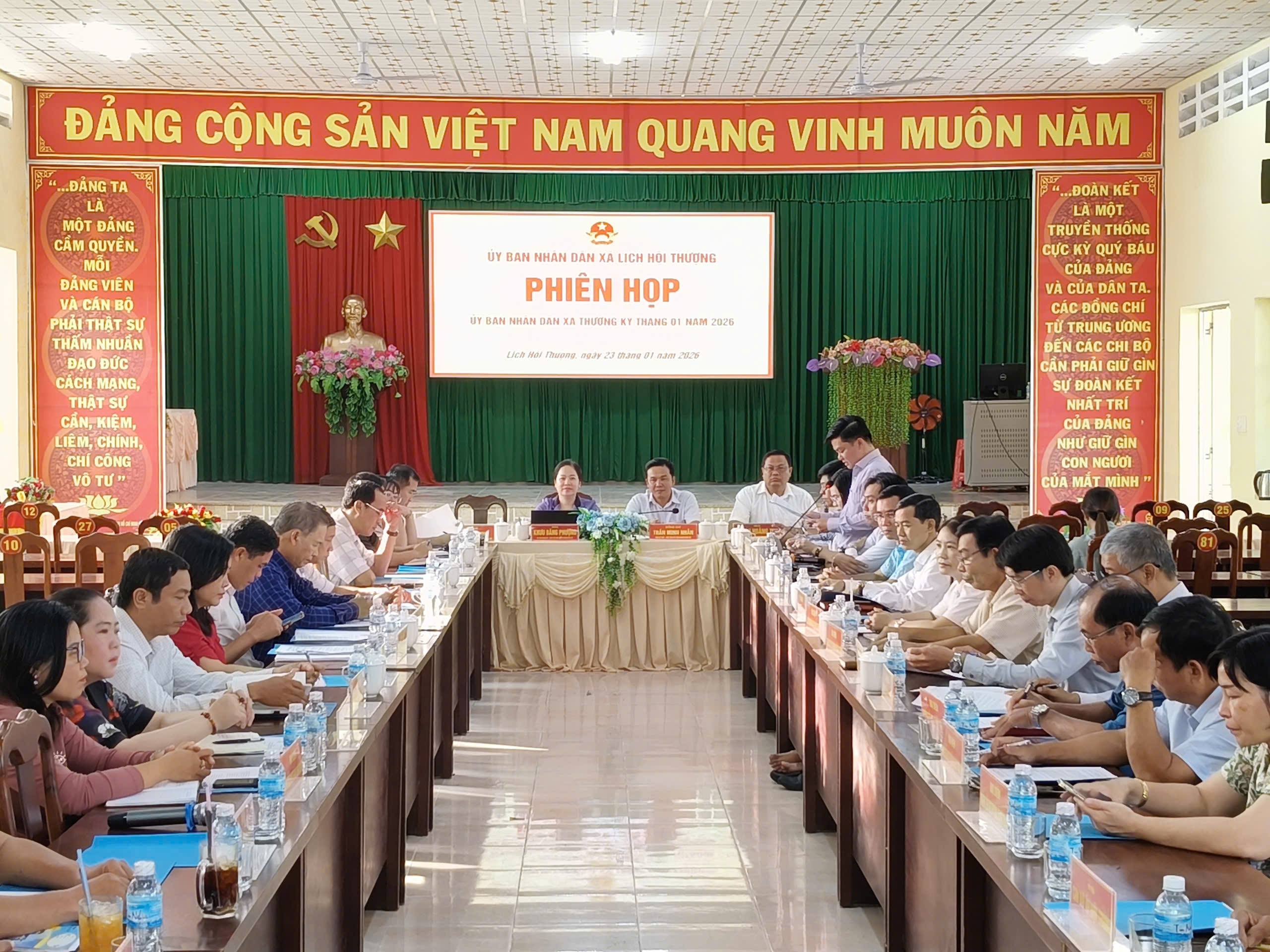 ỦY BAN NHÂN DÂN XÃ LỊCH HỘI THƯỢNG TỔ CHỨC PHIÊN HỌP THƯỜNG KỲ THÁNG 01 NĂM 2026