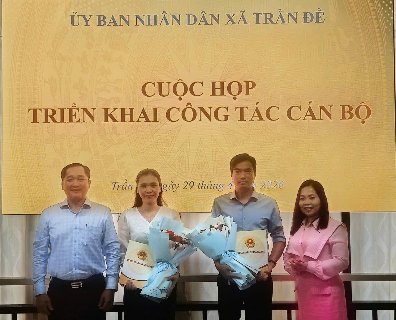 Xã Trần Đề tổ chức cuộc họp triển khai công tác cán bộ