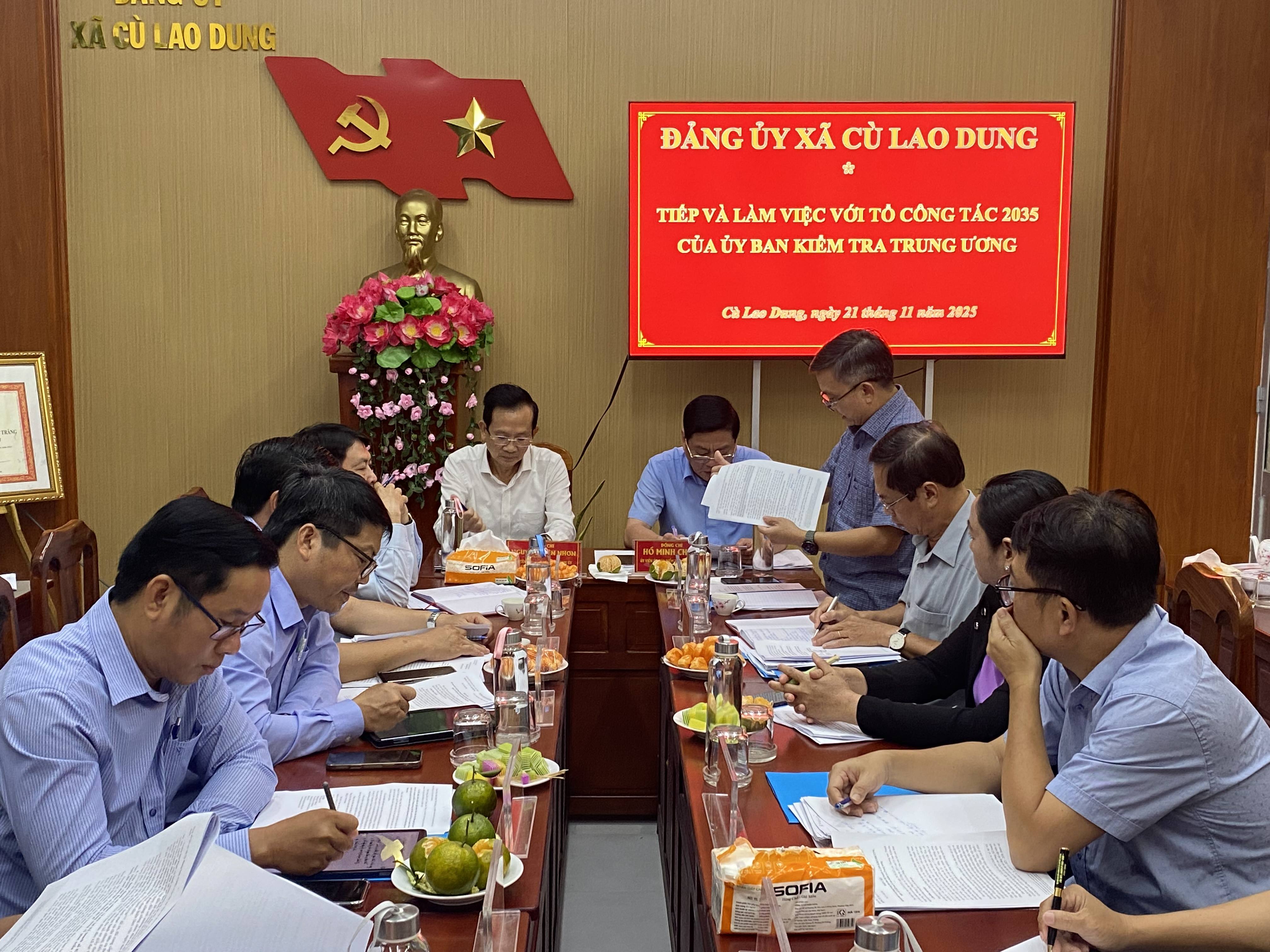Đảng ủy xã Cù Lao Dung tiếp và làm việc với Tổ công tác 2035 của Uỷ ban kiểm tra Trung Ương
