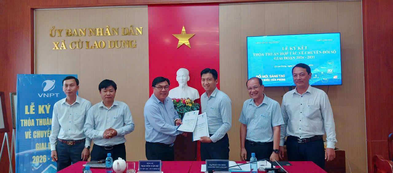 Xã Cù Lao Dung tổ chức hội nghị sơ kết công tác chuyển đổi số, đề án 06 và ký kết hợp tác phát triển khoa học, công nghệ, chuyển đổi số giai đoạn 2026 – 2030