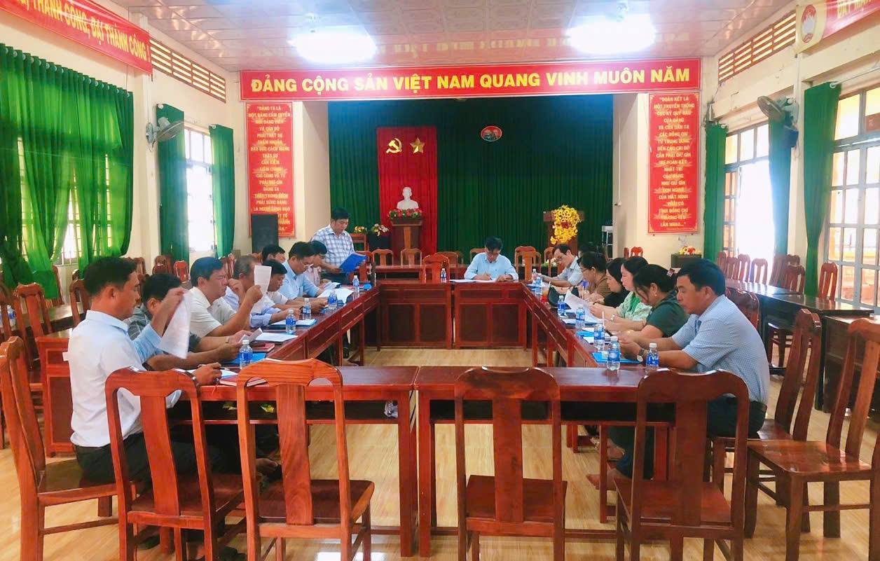 Họp chuẩn bị tổ chức các hoạt động Kỷ niệm Ngày Nhà giáo Việt Nam 20/11 và công tác chuẩn bị thi Giáo viên chủ nhiệm lớp giỏi năm học 2025-2026