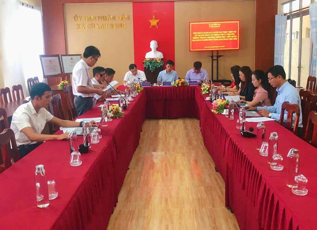 Tiếp đoàn giám sát, đánh giá thực hiện dự án về thông tin và truyền thông trong chương trình MTQG giảm nghèo bền vững giai đoạn 2021-2025