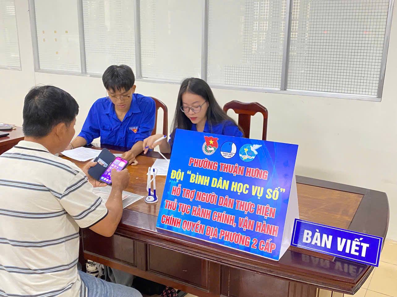 Đoàn phường Thuận Hưng triển khai đội hình "Bình dân học vụ số" 