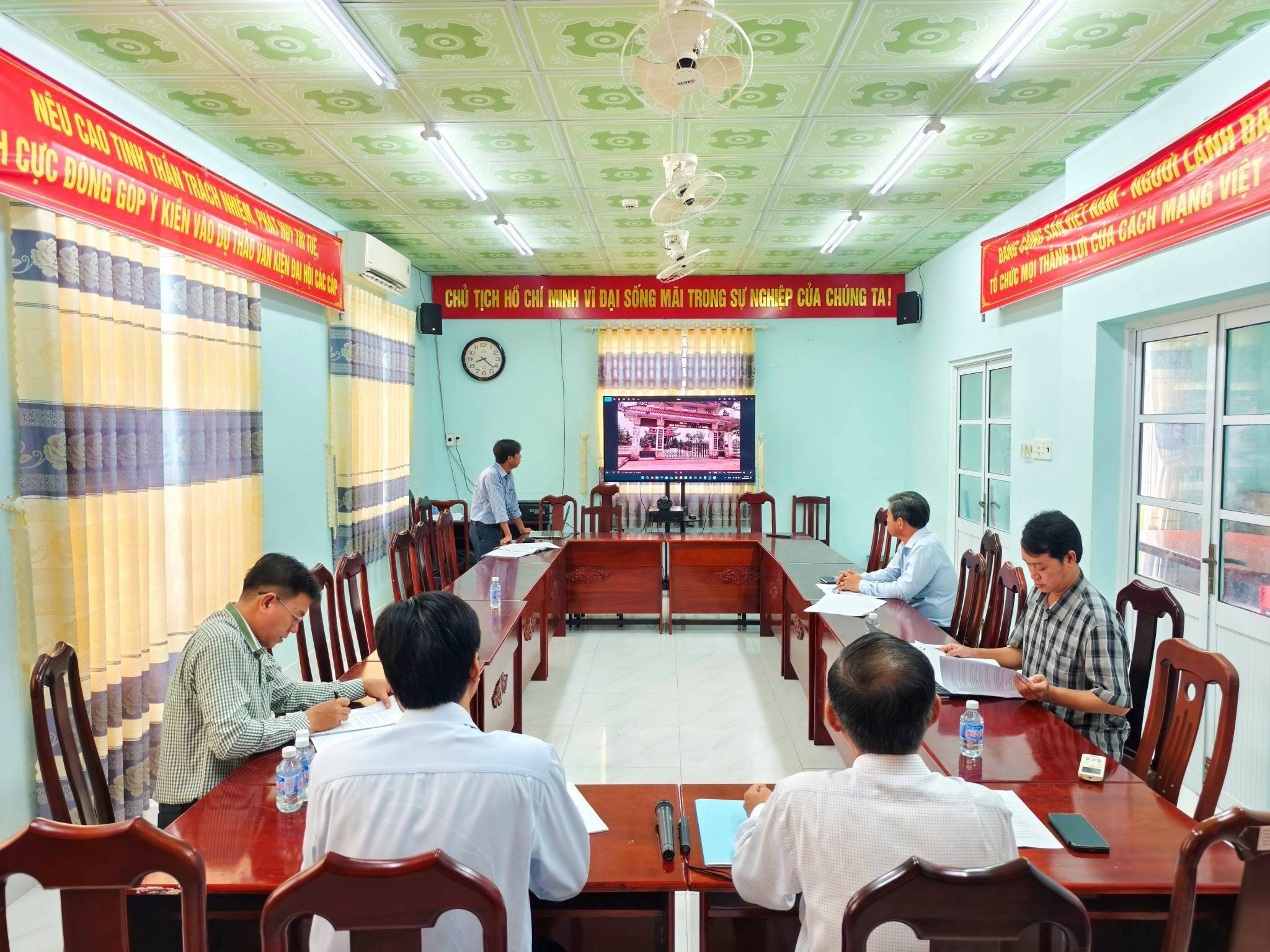 anh tin bai