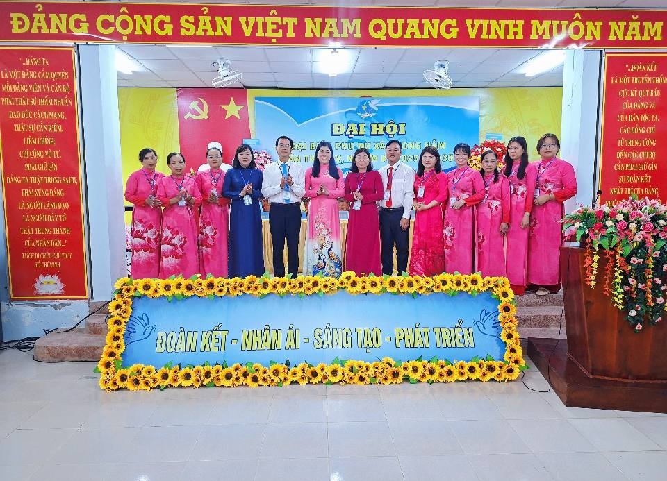 ĐẠI HỘI ĐẠI BIỂU PHỤ NỮ XÃ PHONG NẪM - THÀNH PHỐ CẦN THƠ LẦN THỨ XIV NHIỆM KỲ, 2025 - 2030 THÀNH CÔNG TỐT ĐẸP