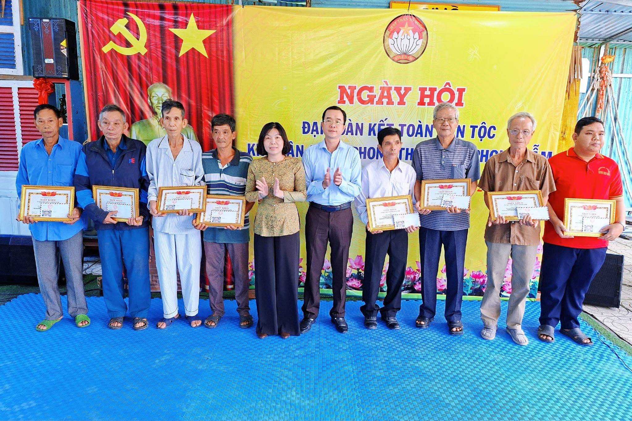 TƯNG BỪNG NGÀY HỘI ĐẠI ĐOÀN KẾT TOÀN DÂN TỘC KHU DÂN CƯ ẤP PHONG THẠNH, XÃ PHONG NẪM, THÀNH PHỐ CẦN THƠ