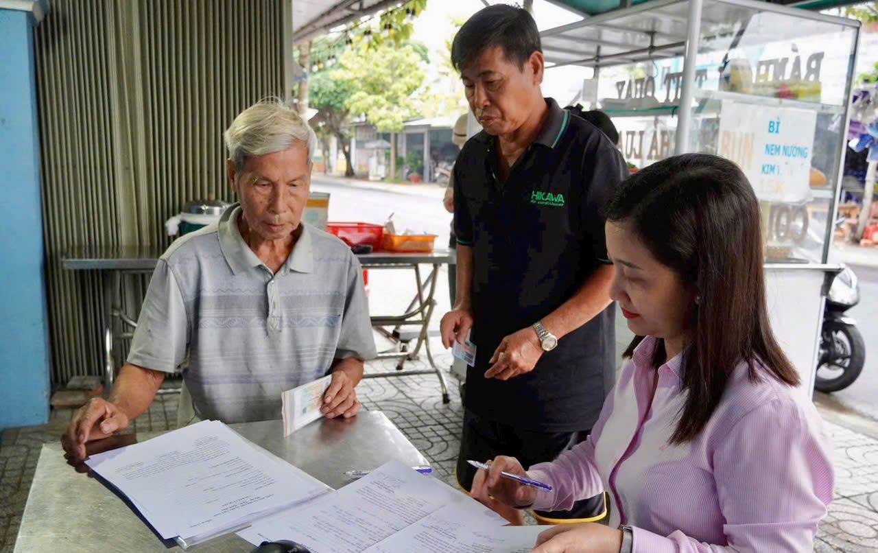 PHƯỜNG SÓC TRĂNG TRIỂN KHAI THỰC HIỆN MÔ HÌNH “CHỨNG THỰC CHỮ KÝ TẠI NHÀ” 