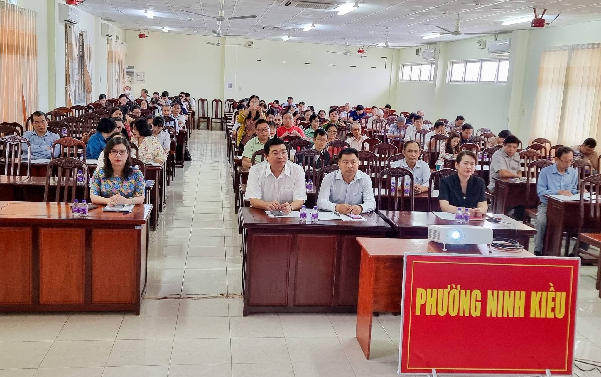 UBND PHƯỜNG TRIỂN KHAI TẬP HUẤN NGHIỆP VỤ CÔNG TÁC BẦU CỬ ĐẠI BIỂU QUỐC HỘI VÀ HĐND CÁC CẤP NHIỆM KỲ 2026 - 2031