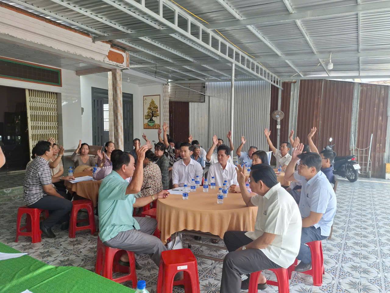 HỘI NGHỊ LẤY Ý KIẾN NHẬN XÉT VÀ TÍN NHIỆM CỦA CỬ TRI  ĐỐI VỚI NGƯỜI ỨNG CỬ ĐẠI BIỂU QUỐC HỘI VÀ ĐẠI BIỂU HĐND CÁC CẤP TẠI PHƯỜNG NGÃ BẢY