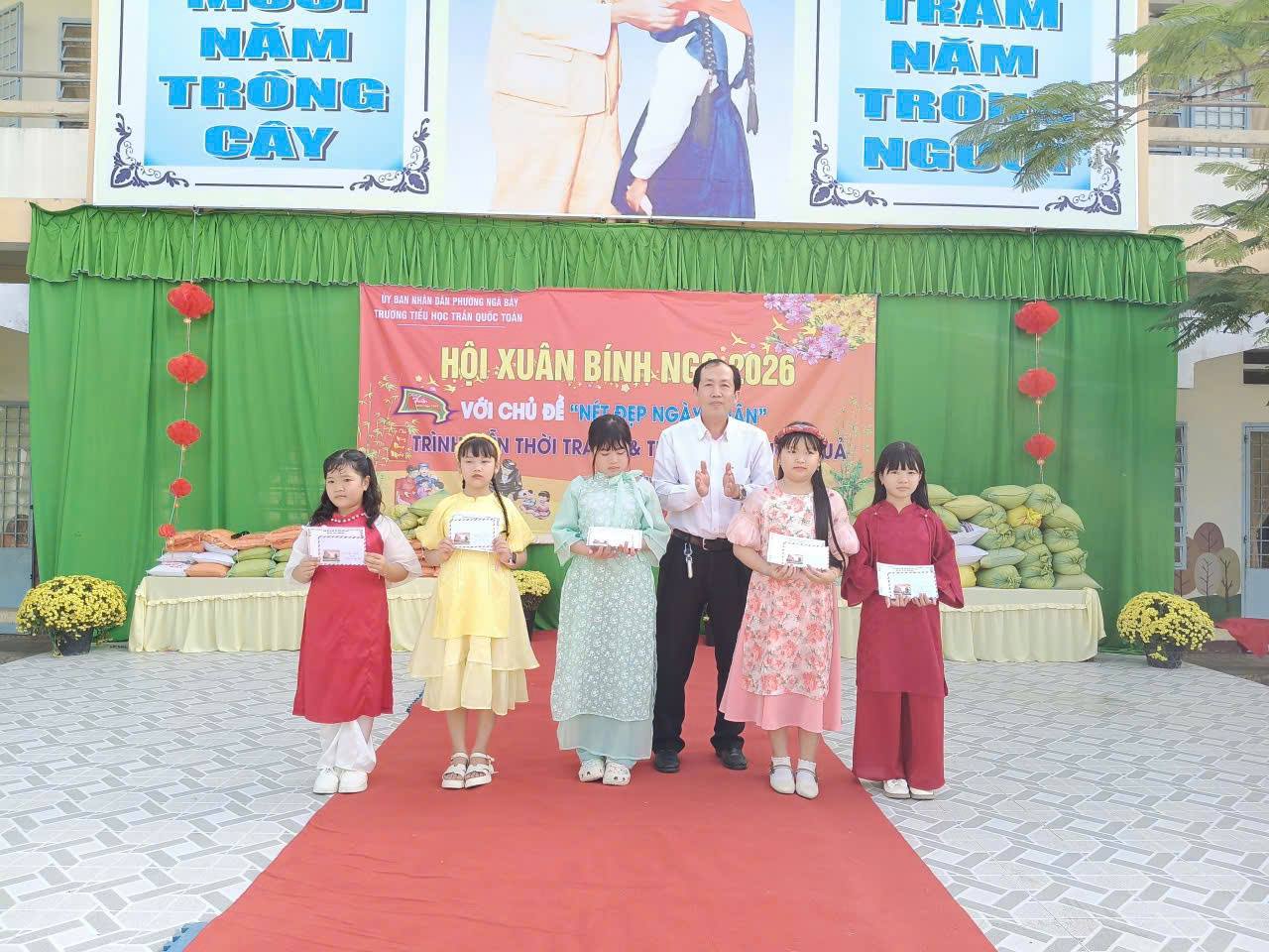 Trường Tiểu học Trần Quốc Toản tổ chức chương trình “Nét đẹp ngày xuân” mừng xuân Bính Ngọ 2026