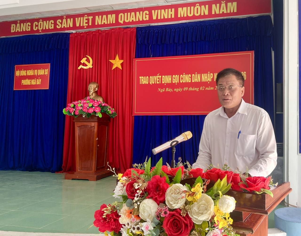 PHƯỜNG NGÃ BẢY TỔ CHỨC LỄ TRAO QUYẾT ĐỊNH GỌI CÔNG DÂN NHẬP NGŨ, THỰC HIỆN NGHĨA VỤ CÔNG AN NHÂN DÂN NĂM 2026