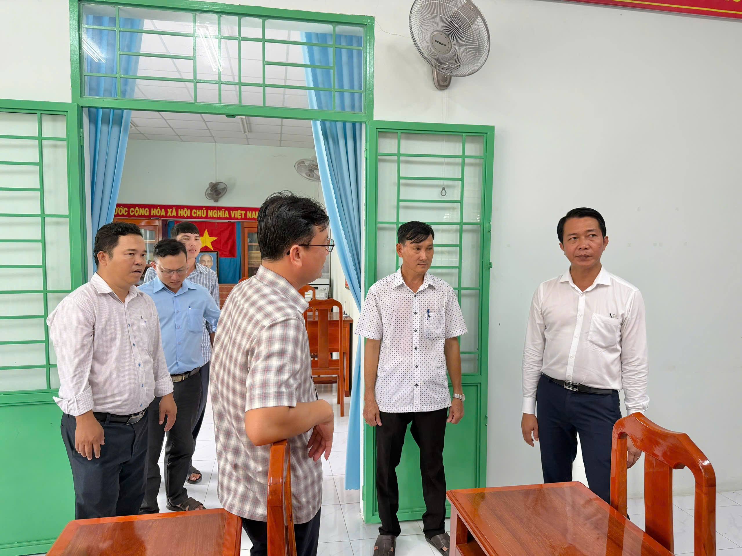 Khảo sát thực tế kiểm tra tình hình hoạt động của các khu vực sau sắp xếp