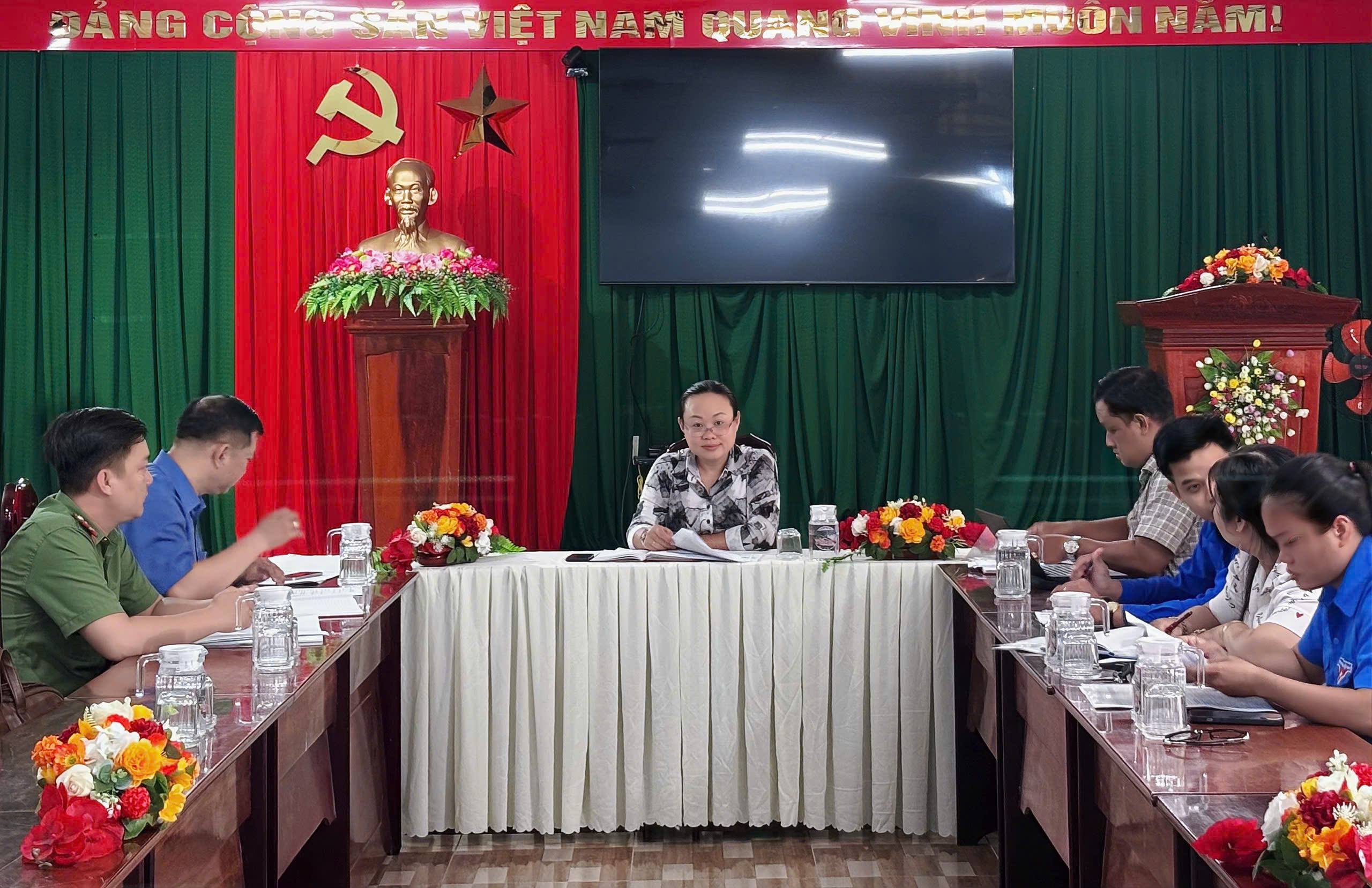 Thường trực Đảng uỷ phường Ngã Bảy làm việc với Hội Nông dân và Đoàn Thanh niên phường về nhiệm vụ Quý III, phương hướng Quý IV năm 2026
