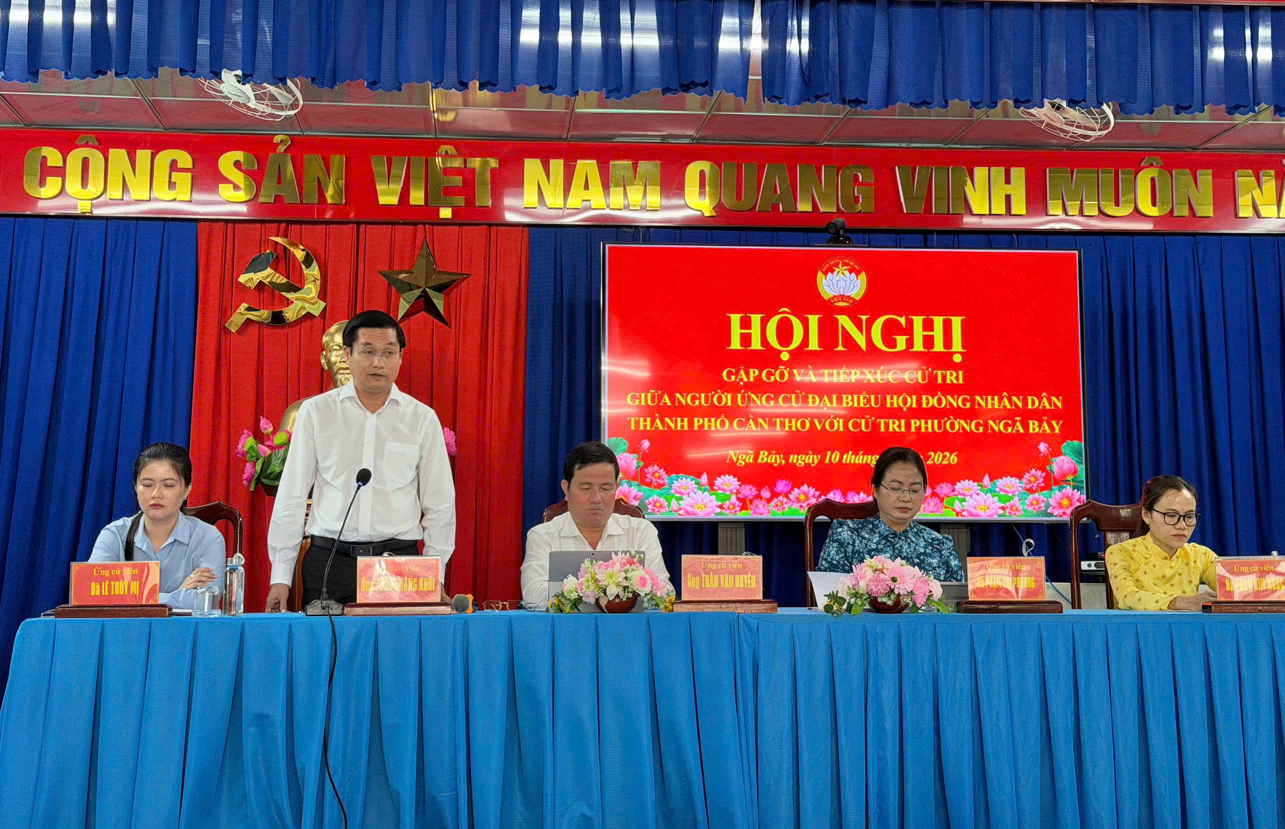 ĐỂ NGƯỜI ỨNG CỬ VẬN ĐỘNG BẦU CỬ