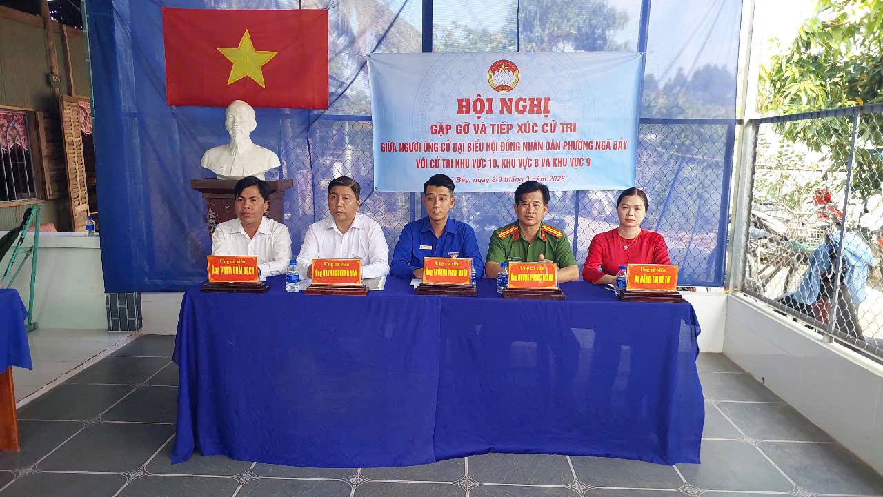 05 ứng cử viên đơn vị bầu cử số 4  phường Ngã Bảy tiếp xúc, trình bày chương trình hành động với cử tri khu vực 8 và 10