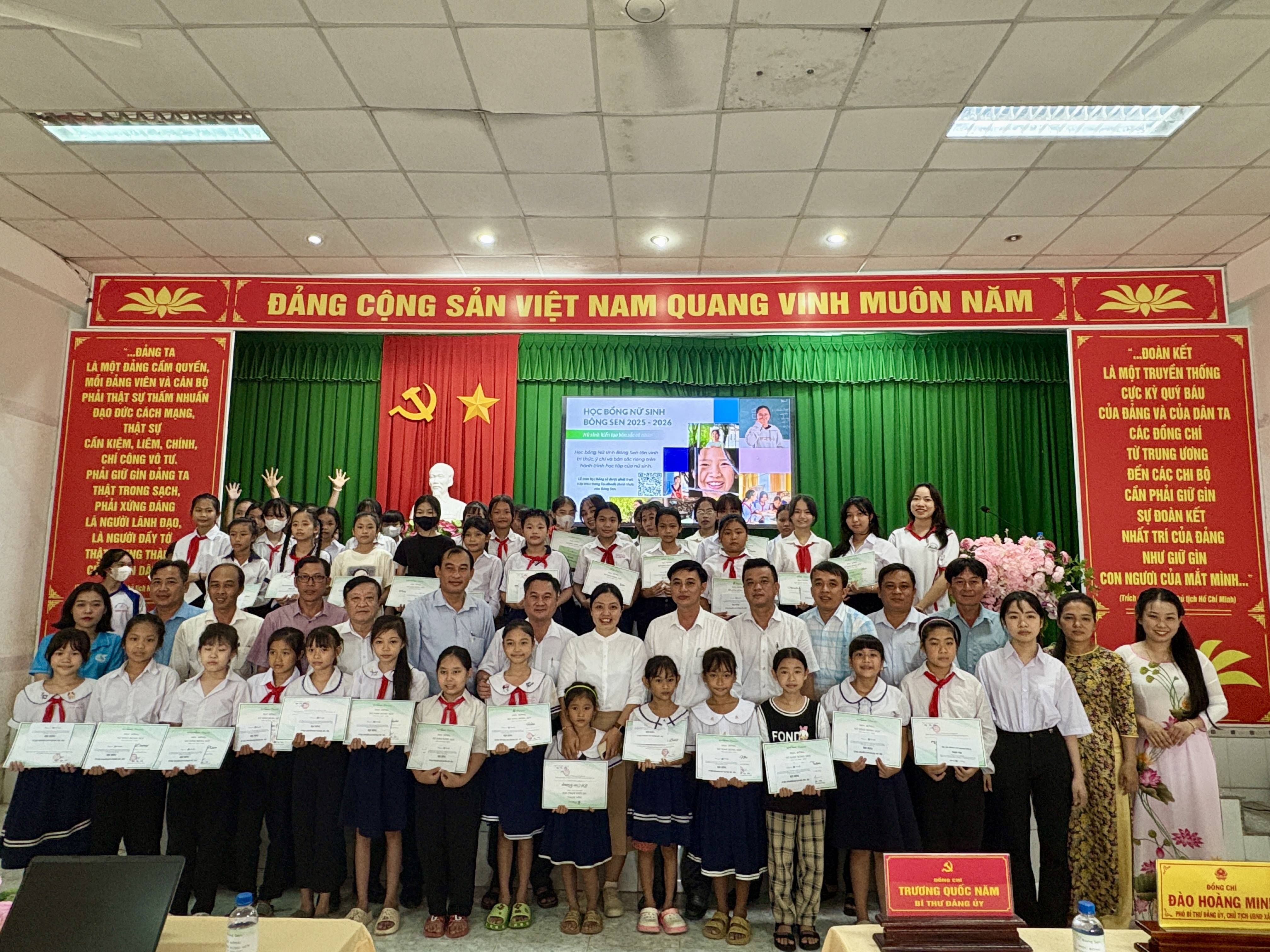 CHƯƠNG TRÌNH TRAO HỌC BỔNG BÔNG SEN CHO NỮ SINH NĂM 2025-2026