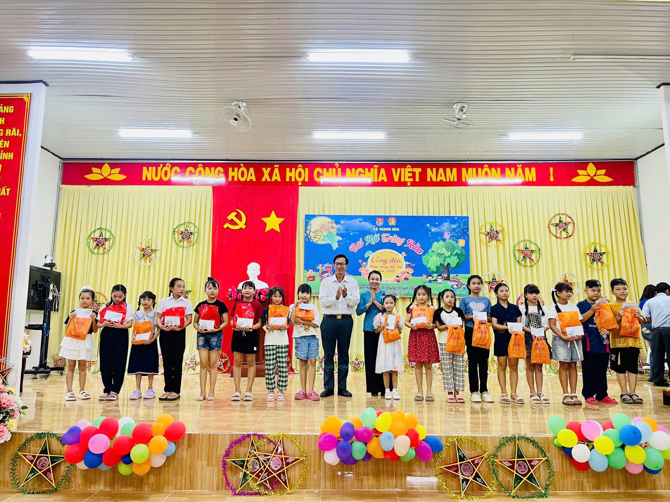 Xã Thạnh Hòa tổ chức vui Tết Trung thu năm 2025 cho các em thiếu nhi