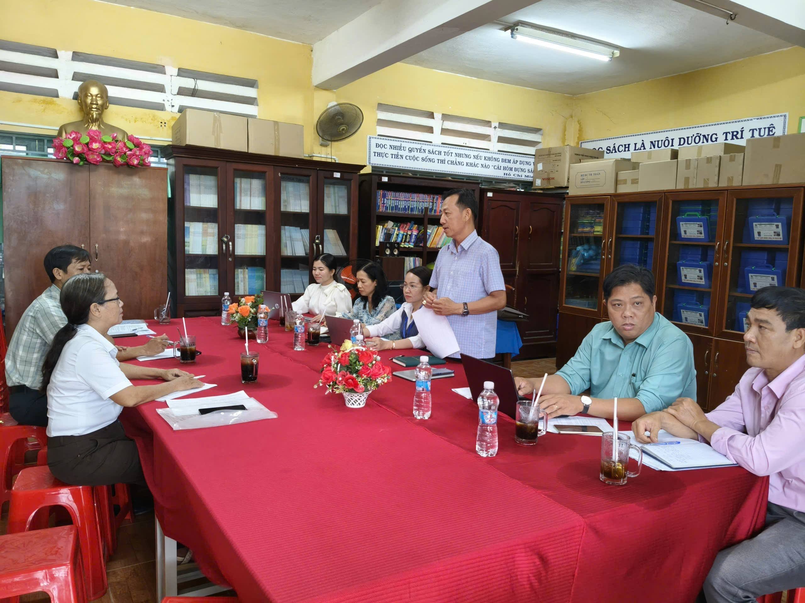 THƯỜNG TRỰC HỘI ĐỒNG NHÂN DÂN XÃ THẠNH HÒA TỔ CHỨC KHẢO SÁT CÔNG TÁC QUẢN LÝ, THU BẢO HIỂM Y TẾ TẠI CÁC ĐIỂM TRƯỜNG TRÊN ĐỊA BÀN XÃ THẠNH HÒA