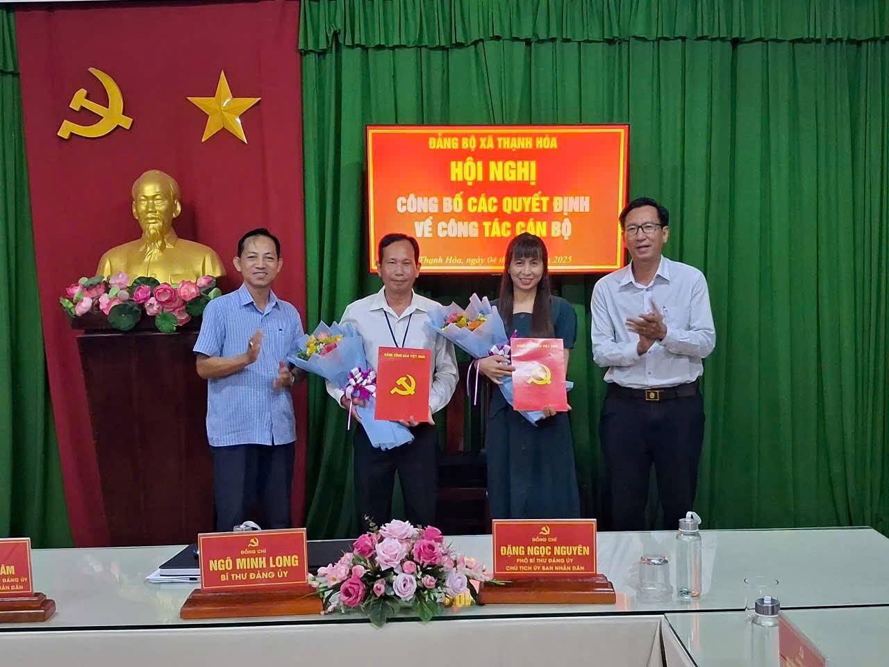 XÃ THẠNH HÒA TỔ CHỨC HỘI NGHỊ CÔNG BỐ CÁC QUYẾT ĐỊNH VỀ CÔNG TÁC CÁN BỘ
