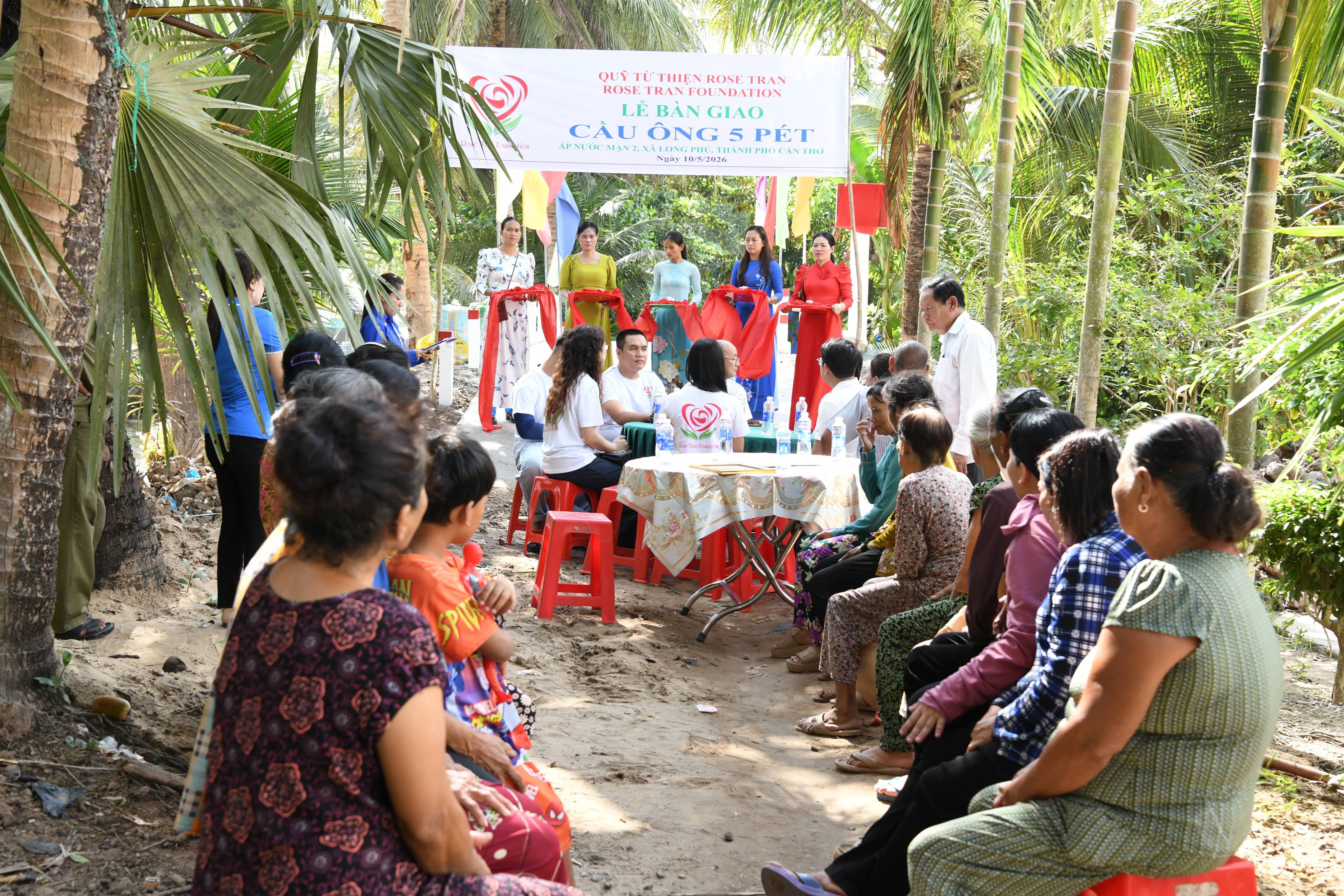 Long Phú khánh thành cầu Ông 5 Pét tại ấp Nước Mặn 2