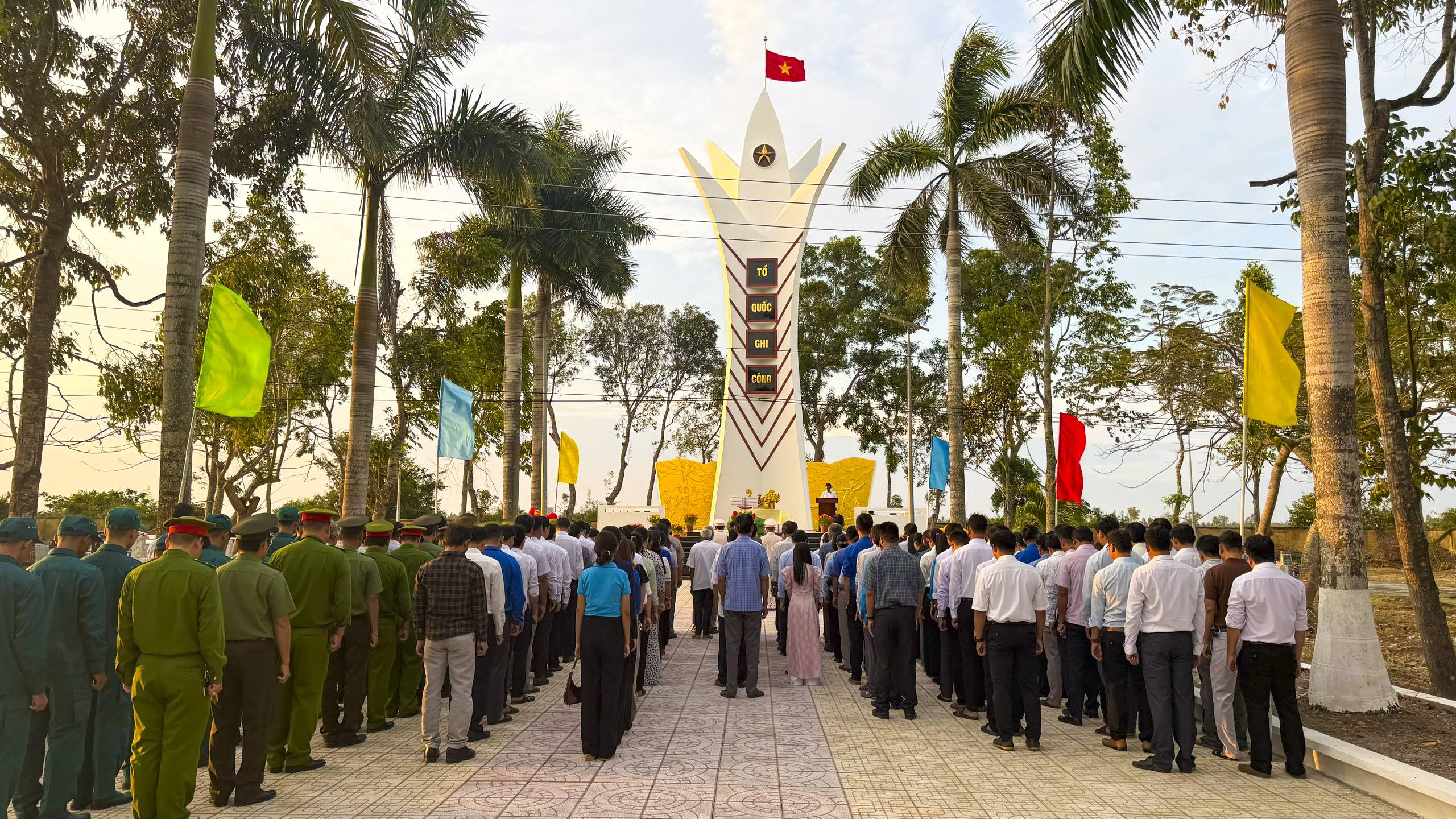 XÃ LIÊU TÚ TỔ CHỨC LỄ VIẾNG NGHĨA TRANG LIỆT SĨ NHÂN DỊP TẾT BÍNH NGỌ NĂM 2026