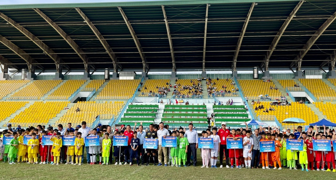 Hơn 360 vận động viên tranh tài tại Giải Bóng đá VJSS nhi đồng thành phố Cần Thơ - Yamaha Cup 2025