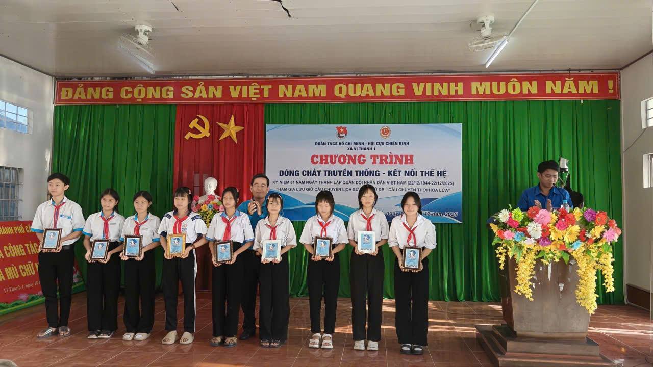 Đoàn TNCS Hồ Chí Minh xã Vị Thanh 1 tổ chức Chương trình "Dòng chảy truyền thống - Kết nối thế hệ "