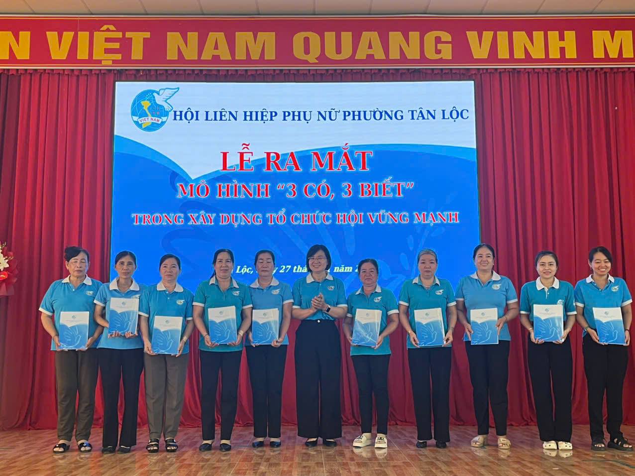 Hội LHPN phường Tân Lộc ra mắt mô hình 3 có, 3 biết trong xây dựng tổ chức Hội vững mạnh