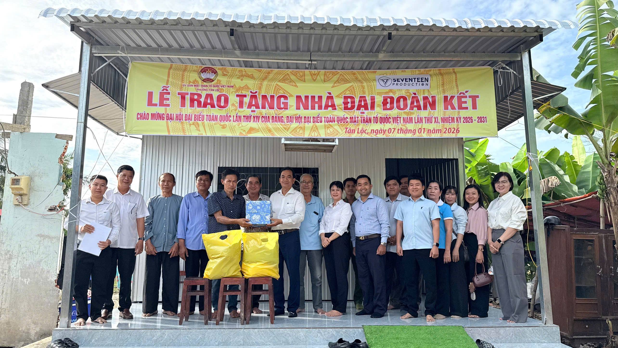 ỦY BAN MTTQ PHƯỜNG TÂN LỘC BÀN GIAO NHÀ ĐẠI ĐOÀN KẾT 