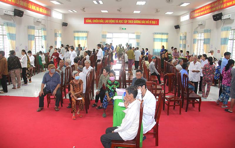 2.000 người dân xã Thạnh Xuân được khám sức khỏe định kỳ miễn phí