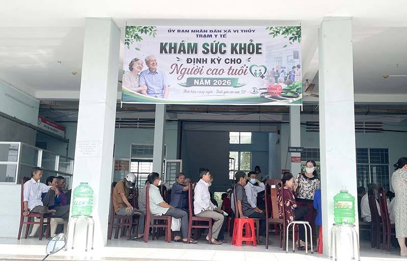 Bệnh viện Đa khoa khu vực Vị Thủy khám sức khỏe, sàng lọc miễn phí cho người dân