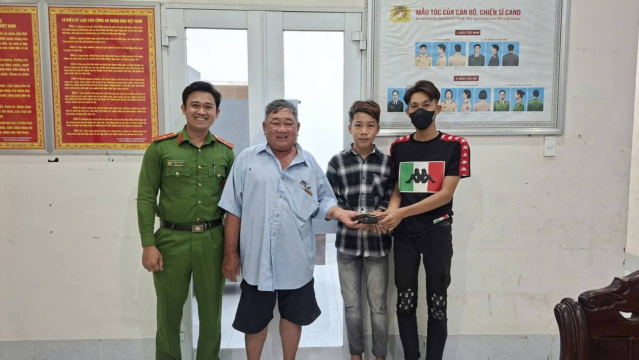 LAN TỎA HÀNH ĐỘNG ĐẸP - HỌC SINH NHẶT ĐƯỢC CỦA RƠI, TRẢ NGƯỜI ĐÁNH MẤT