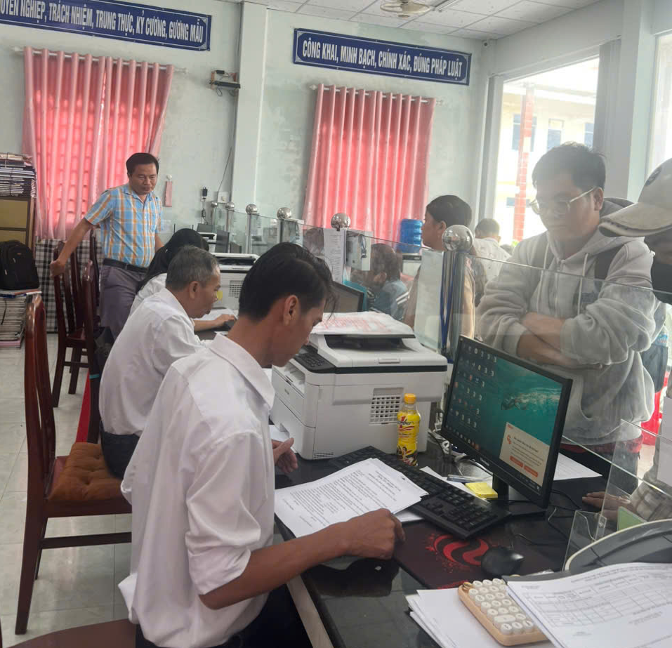 Trung tâm Phục vụ hành chính công xã Hòa An, thành phố Cần Thơ: Khắc phục khó khăn, đồng hành cùng nhân dân