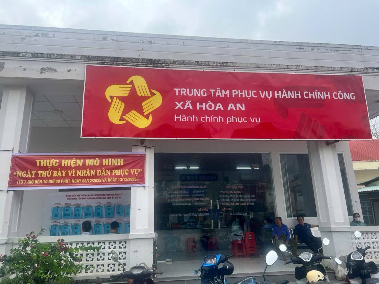 TRUNG TÂM PHỤC VỤ HÀNH CHÍNH CÔNG XÃ HÒA AN TRIỂN KHAI THỰC HIỆN HIỆU QUẢ MÔ HÌNH “NGÀY THỨ BẢY VÌ NHÂN DÂN PHỤC VỤ”