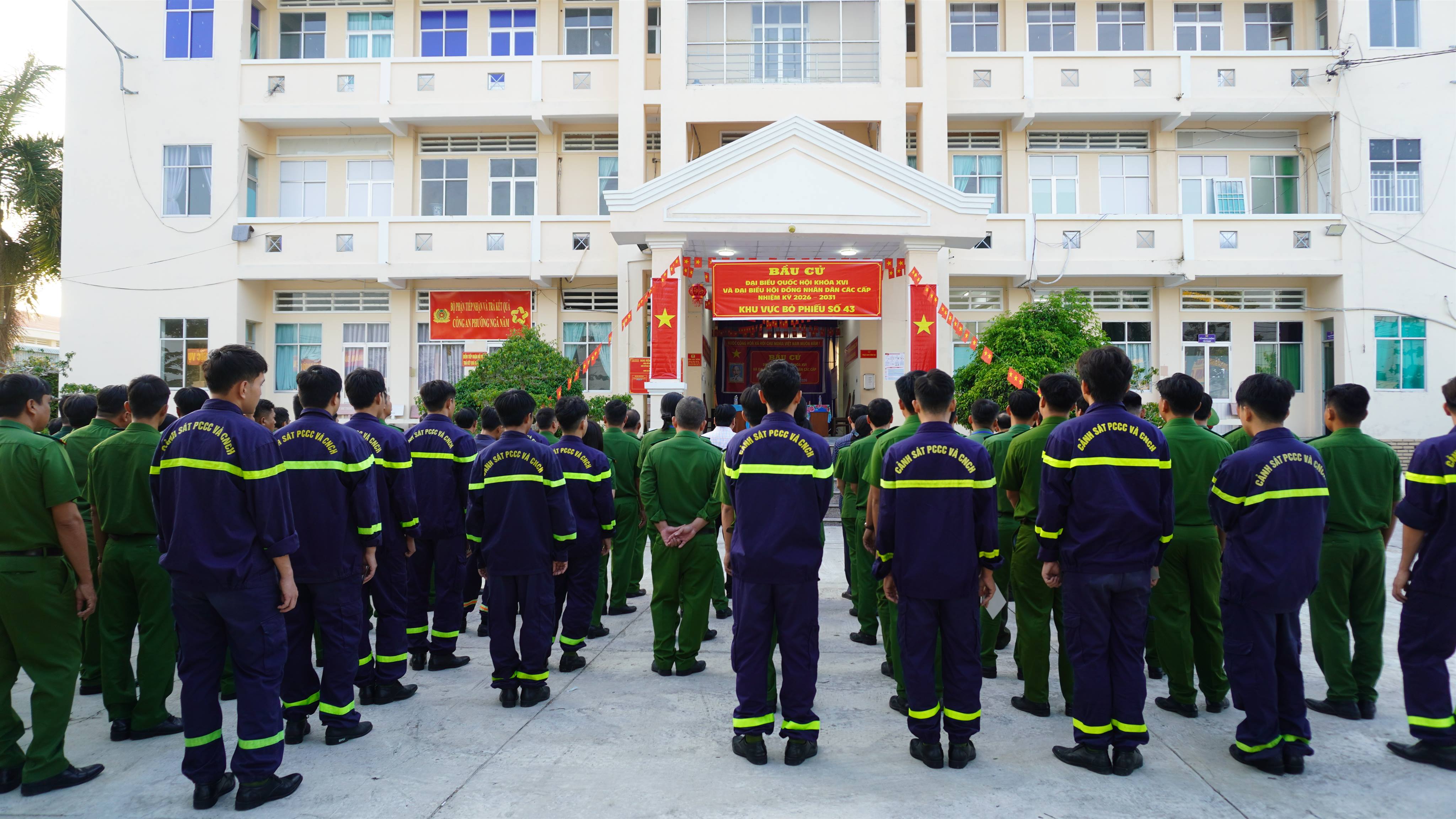 Công an, Ban Chỉ huy Quân sự phường Ngã Năm tổ chức bầu cử sớm – hướng về Ngày hội non sông