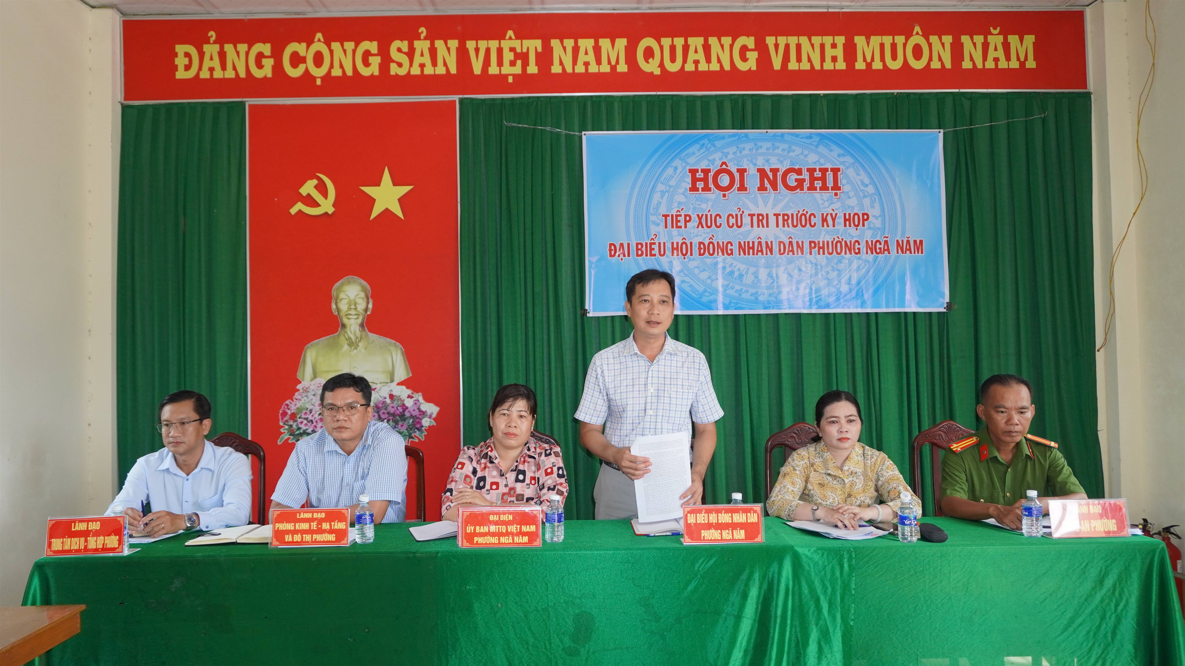 Hội nghị tiếp xúc cử tri trước kỳ họp Hội đồng nhân dân phường Ngã Năm tại các khu vực 3, khu vực 4, khu vực 5 và khu vực 6