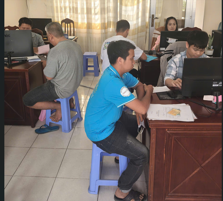 Hiệu quả thiết thực từ Mô hình “Hỗ trợ thiết lập hồ sơ thủ tục hành chính miễn phí cho người dân” tại Trung tâm Phục vụ hành chính công phường Ngã Năm