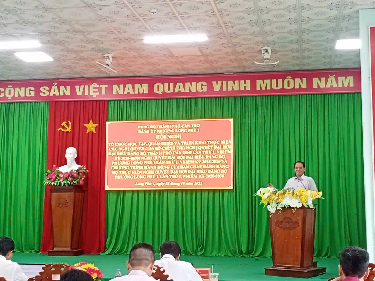 ĐẢNG ỦY PHƯỜNG LONG PHÚ 1 TỔ CHỨC HỘI NGHỊ HỌC TẬP, QUÁN TRIỆT VÀ TRIỂN KHAI THỰC HIỆN CÁC NGHỊ QUYẾT CỦA BỘ CHÍNH TRỊ, NGHỊ QUYẾT ĐẠI HỘI ĐẢNG CÁC CẤP NHIỆM KỲ 2025–2030