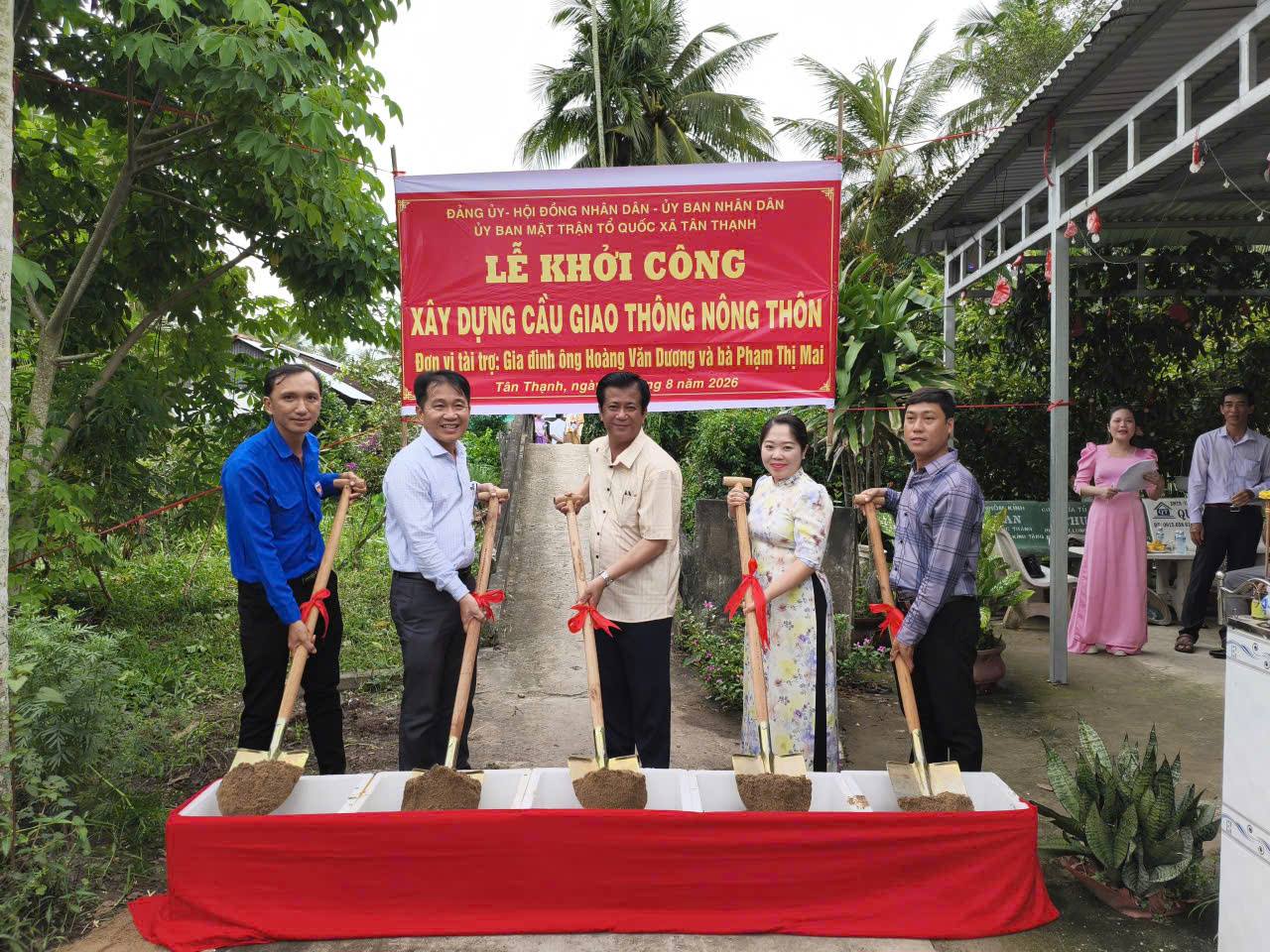 KHỞI CÔNG XÂY DỰNG CẦU GIAO THÔNG NÔNG THÔN TẠI ẤP TÂN LỊCH